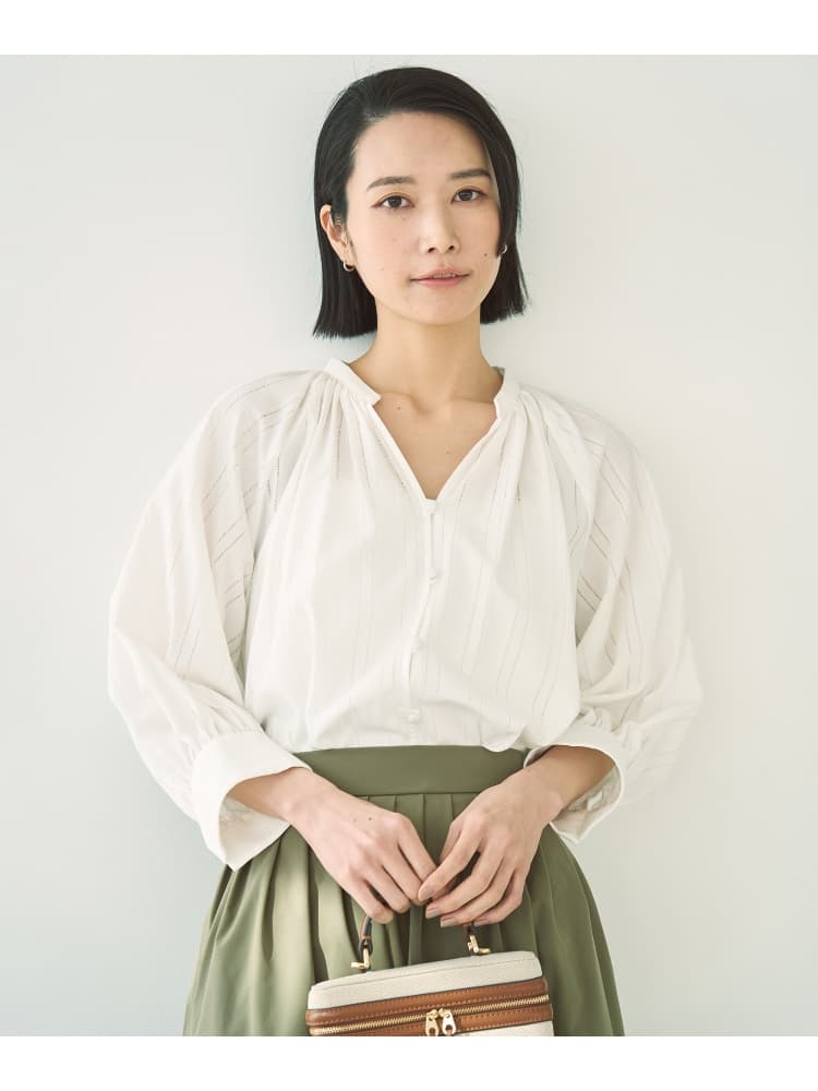 フリルブラウス 胸元フリル優美ブラウス