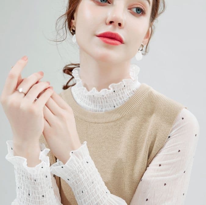 フリルブラウス ドット柄シアー素材首元フリル長袖ブラウス