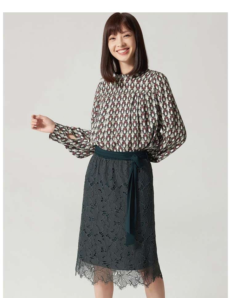 フリルブラウス 幾何学模様フリル袖ブラウス