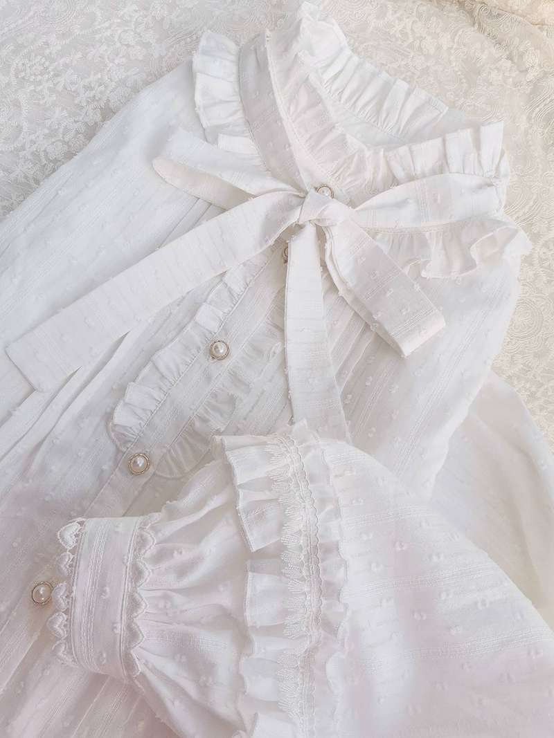 フリルブラウス 清楚なフリル襟付きレースブラウス