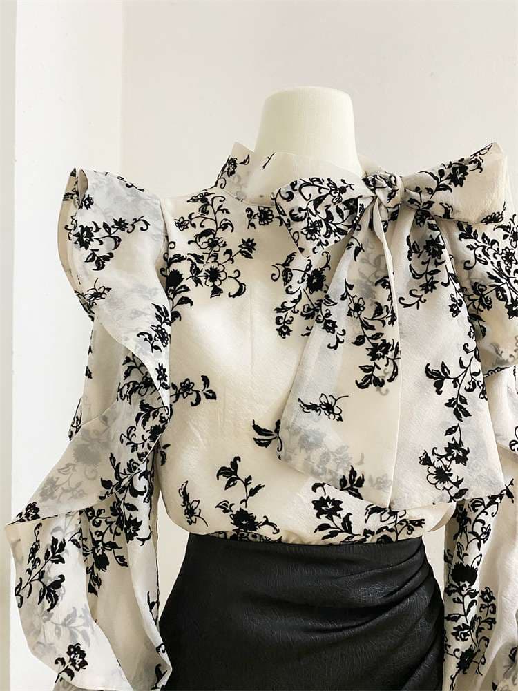 フリルブラウス 花柄デザイン フリルスリーブ シャーリングブラウス