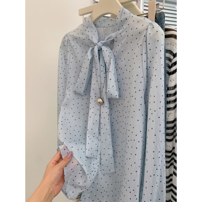 ドット柄リボンフリルブラウス