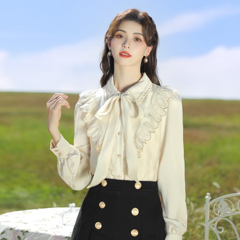 優美なリボン付きスカラップフリルブラウス