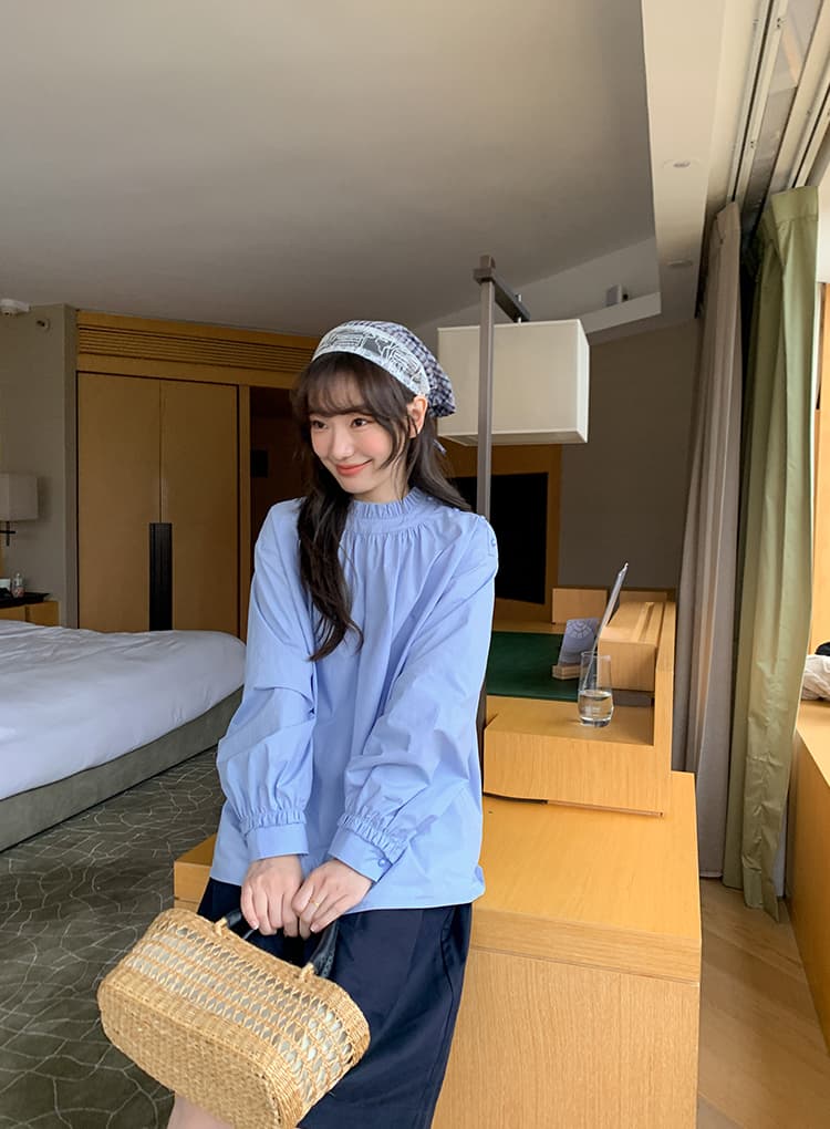 フリルブラウス 優美な首元フリル立ち襟ブラウス