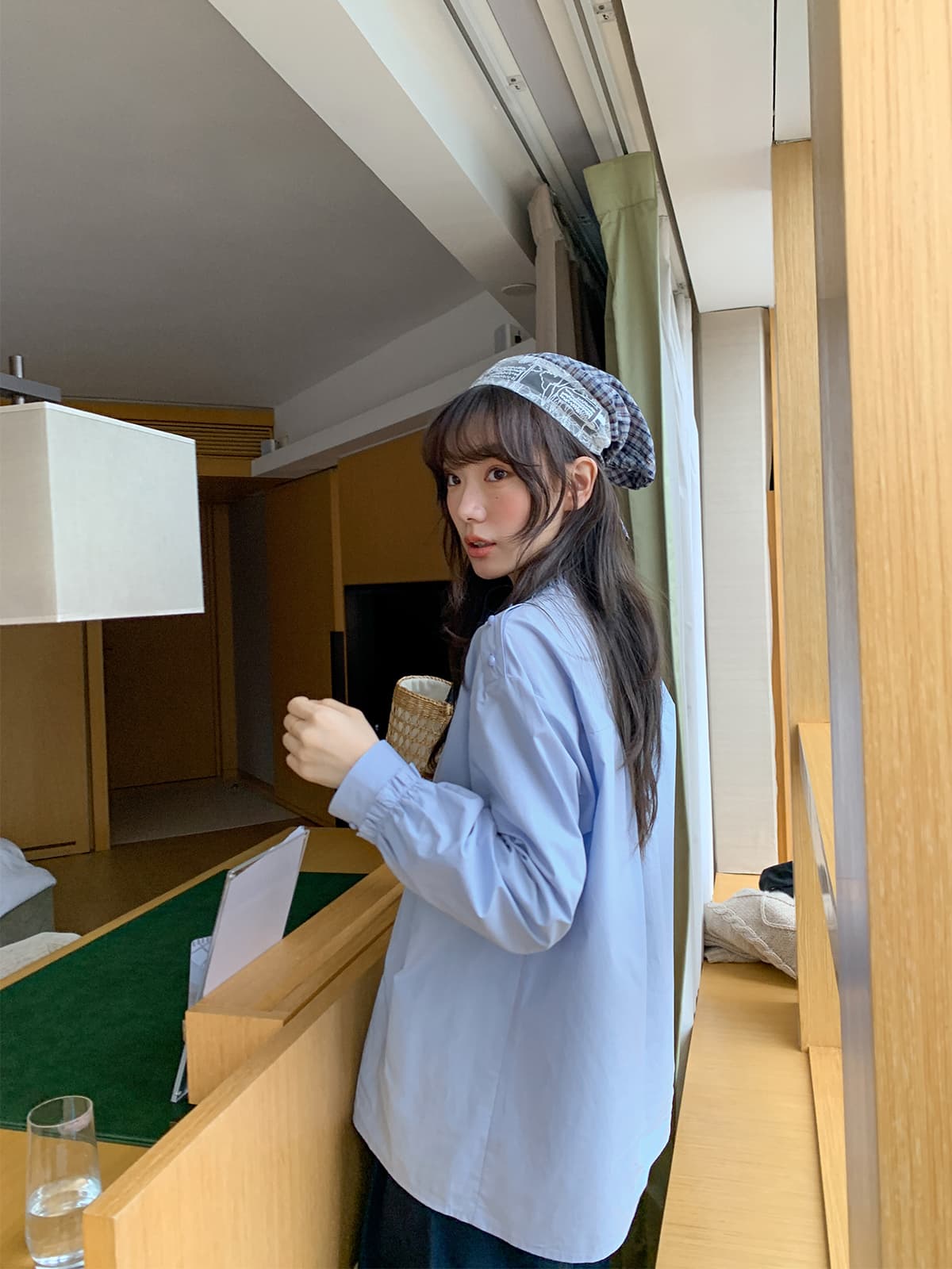 フリルブラウス 優美な首元フリル立ち襟ブラウス