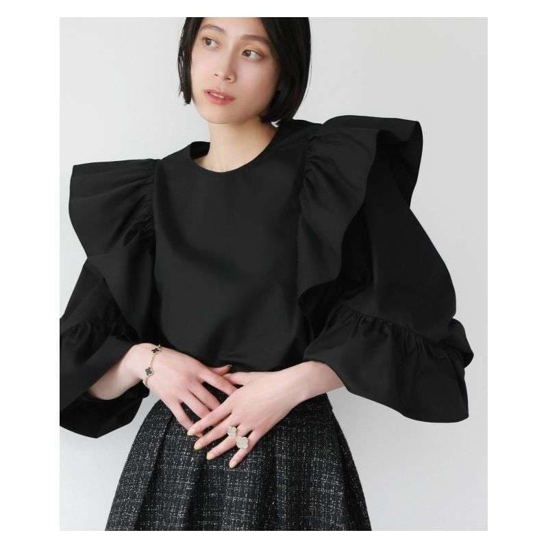 優雅なボリュームフリルブラウス