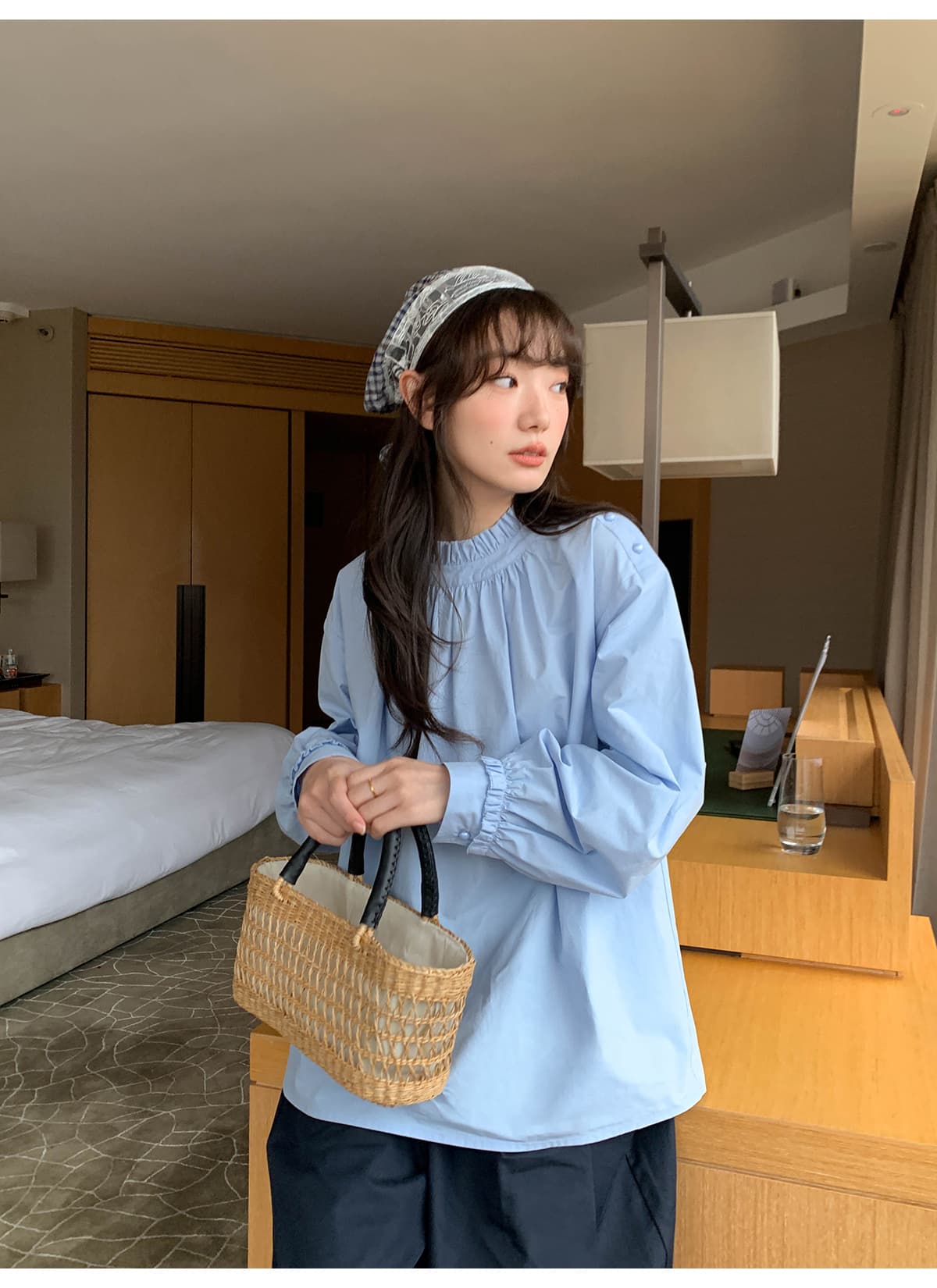 フリルブラウス 優美な首元フリル立ち襟ブラウス