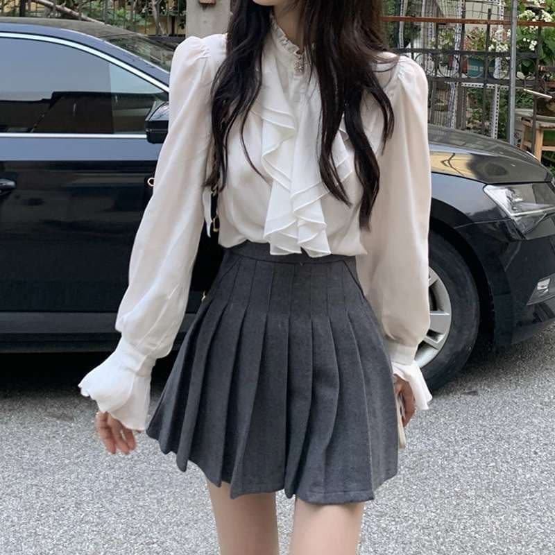 優雅な襟元フリルブラウス